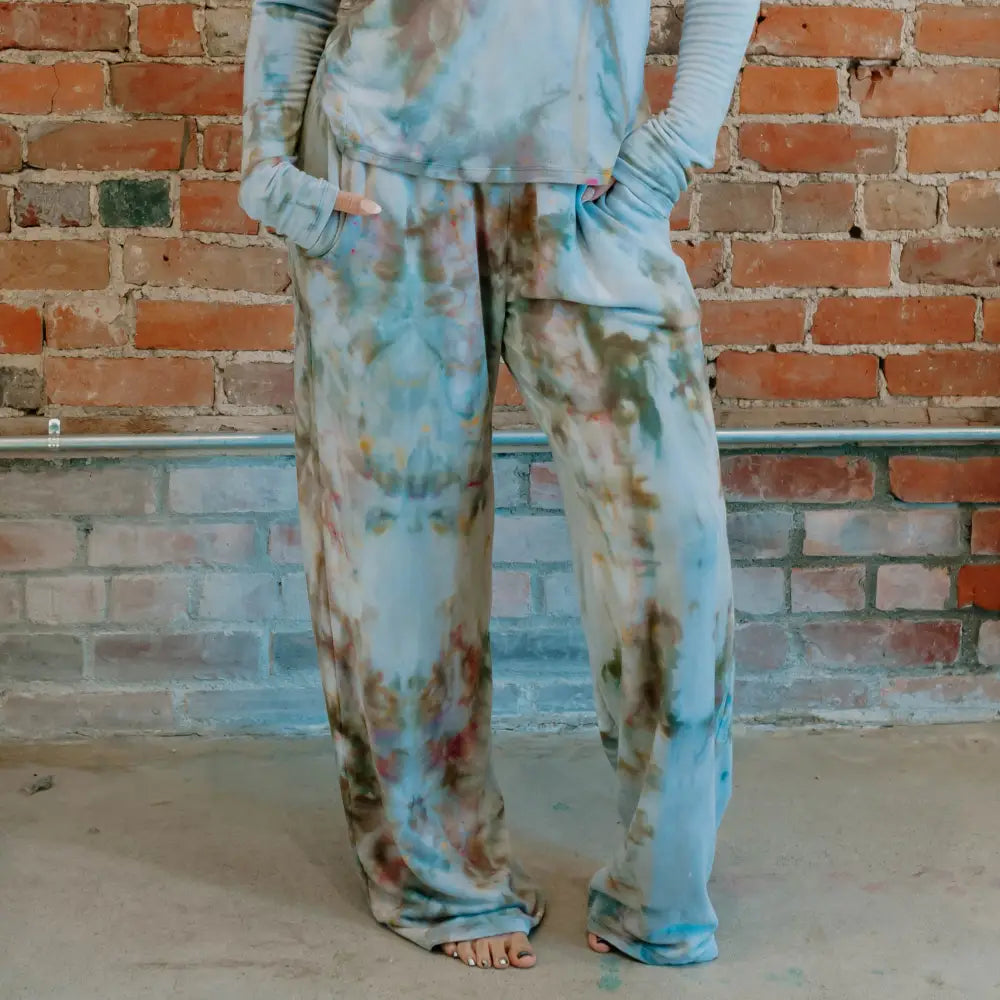 Tie-dyed Perfect Pant sweatpants in stylish blue and brown tones